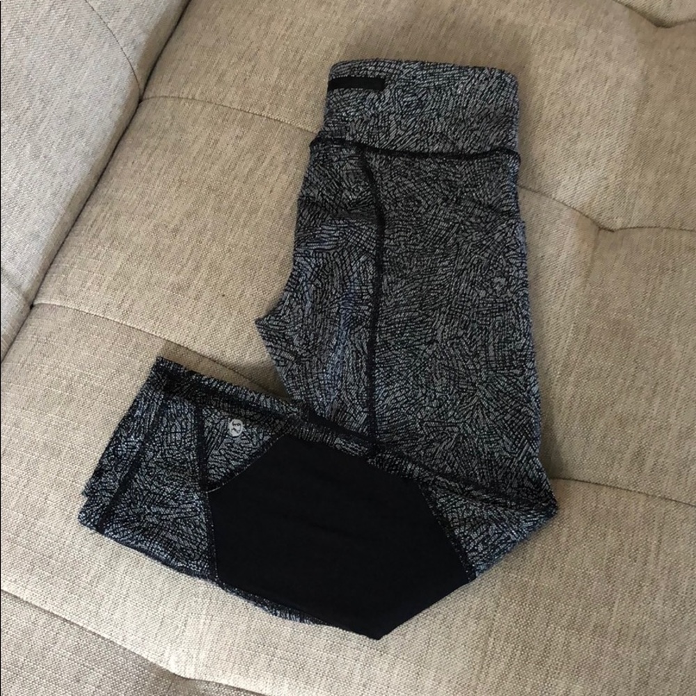 Lululemon Capri pants